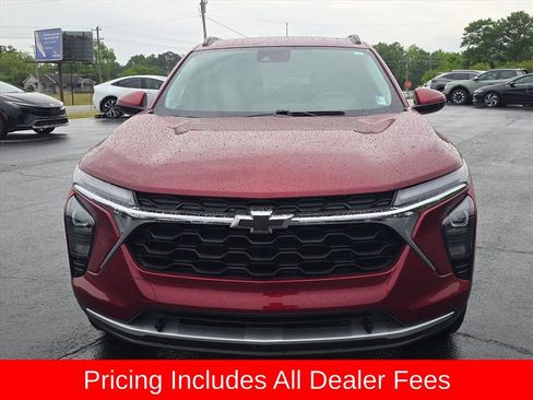 Used 2024 Chevrolet Trax LT w/ Driver Confidence Package FWD image 8