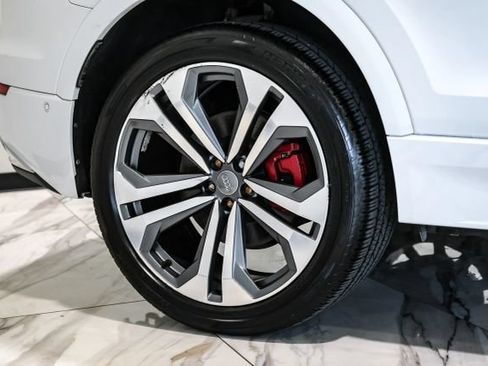 Used 2019 Audi Q8 Premium Plus w/ Premium Plus AWD/4WD image 49