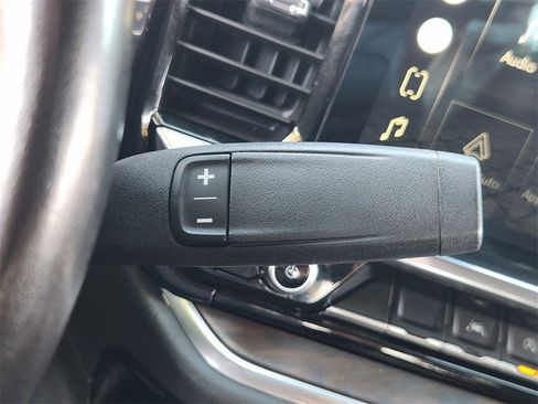 Used 2022 GMC Sierra 1500 SLT image 27