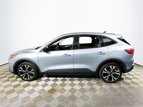 Used 2022 Ford Escape SE w/ SE Sport Appearance Package image 6