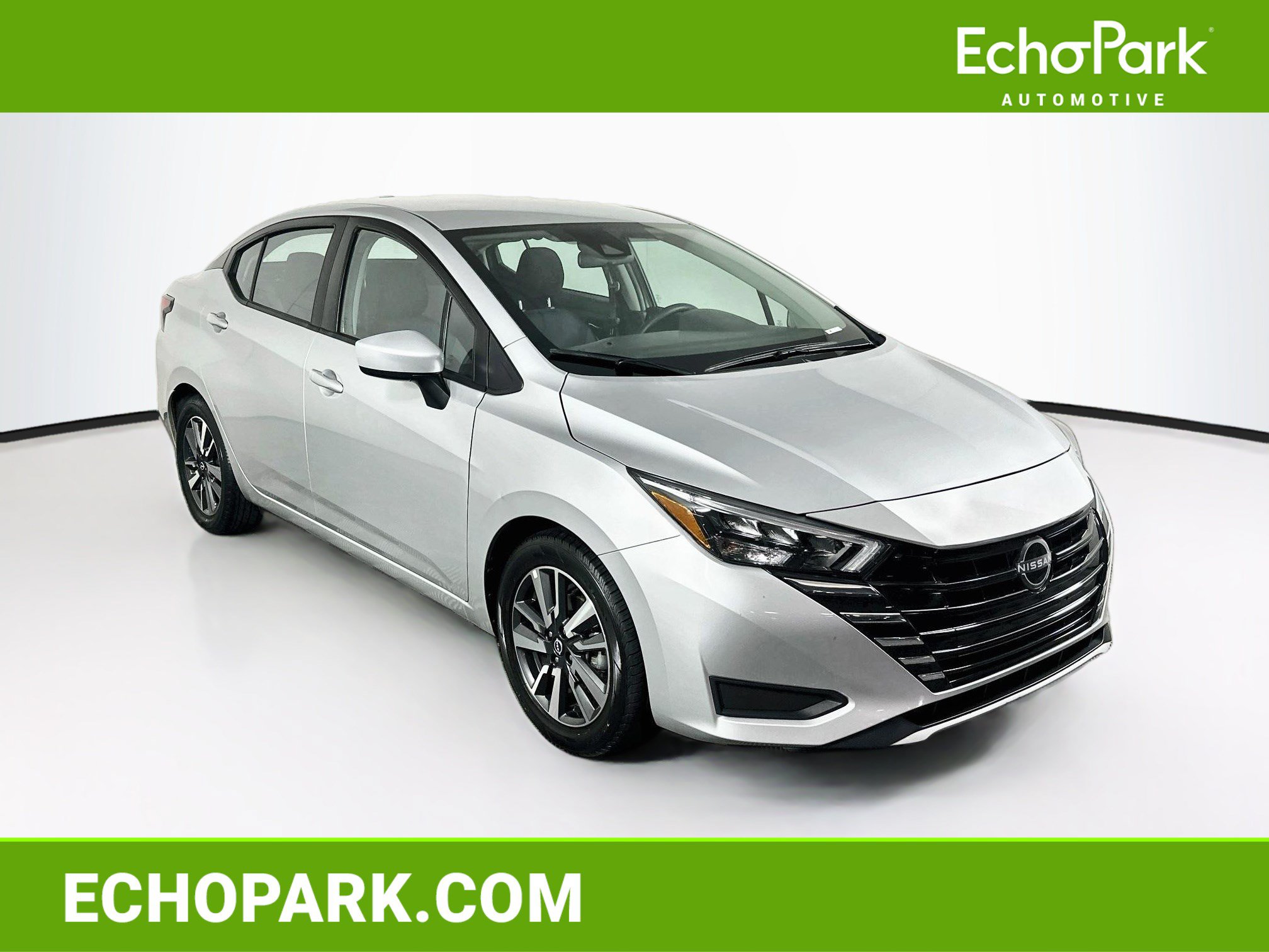 Used 2025 Nissan Versa SV FWD image 1