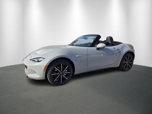 New 2026 MAZDA MX-5 Miata Grand Touring image 2