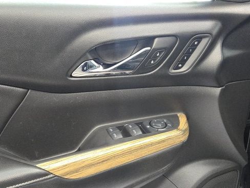 Used 2017 GMC Acadia Denali w/ Technology Package FWD image 22