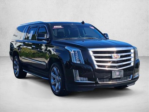 Used 2018 Cadillac Escalade ESV Luxury image 3