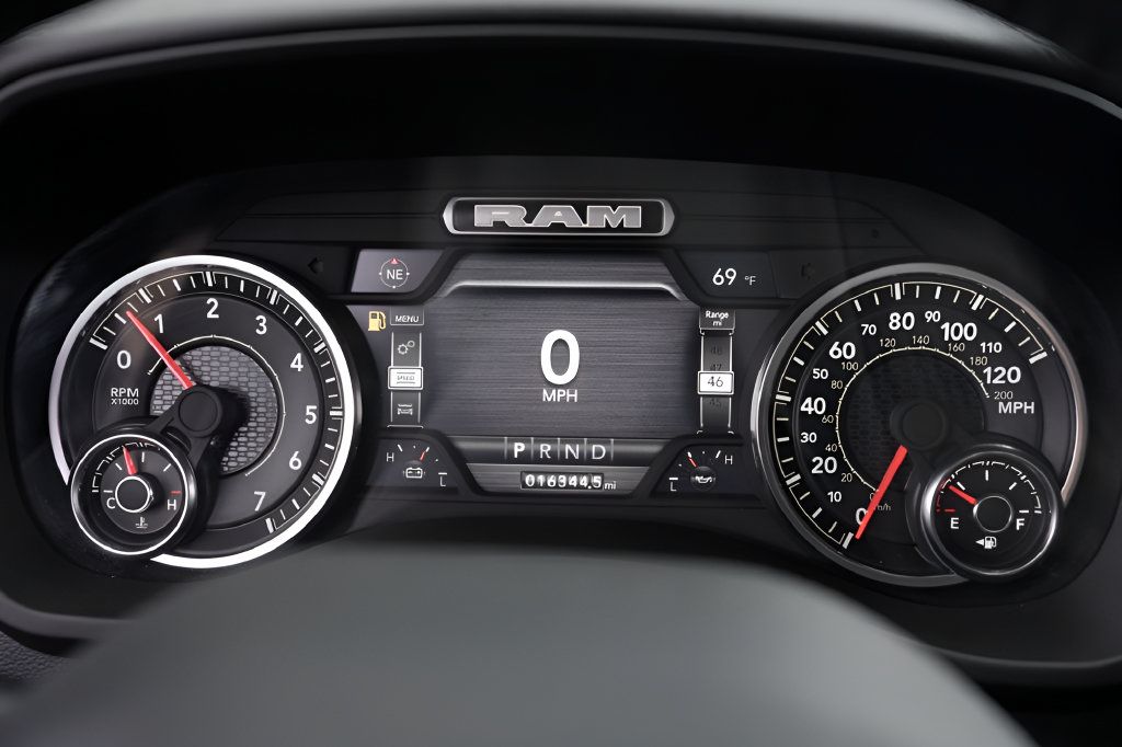 Used 2024 RAM 2500 Big Horn w/ Night Edition AWD/4WD image 31