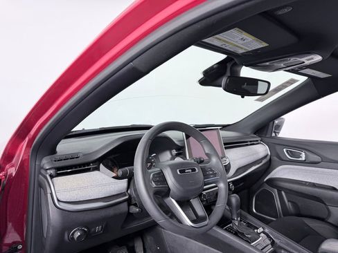 Used 2023 Jeep Compass Sport image 24