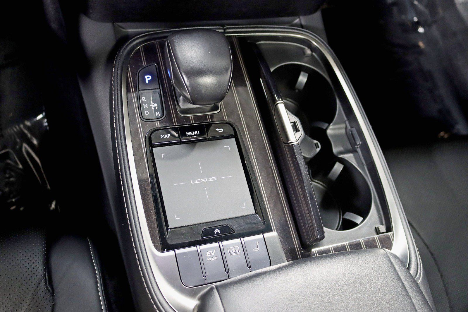Used 2018 Lexus LS 500h AWD w/ Accessory Package (Z2) image 26