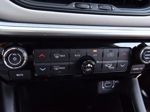 Used 2025 Jeep Compass Limited AWD/4WD image 15