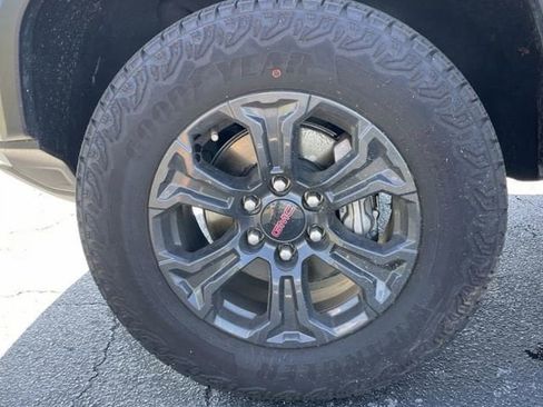 Used 2025 GMC Canyon Elevation w/ Convenience Package image 9