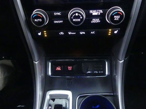 Used 2021 Subaru Ascent Limited w/ Technology Package AWD/4WD image 14