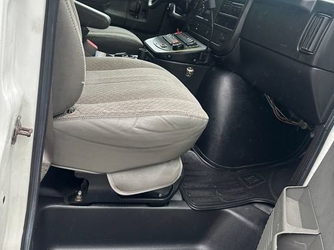 Used 2011 Chevrolet Express 4500 w/ Ambulance Package RWD image 46