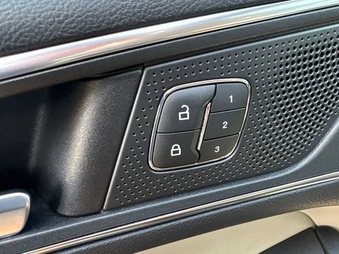 Used 2022 Ford Edge Titanium AWD/4WD image 13