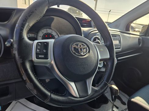 Used 2012 Toyota Yaris SE image 11