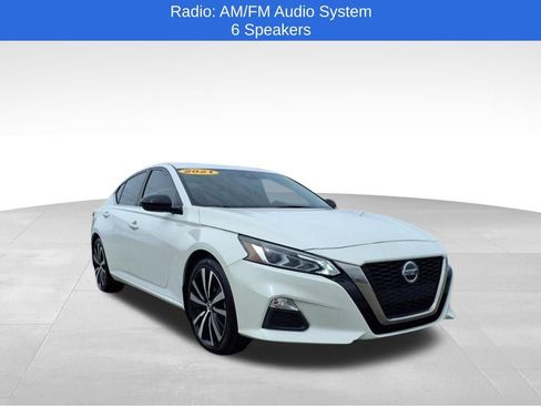 Used 2021 Nissan Altima 2.5 SR image 2