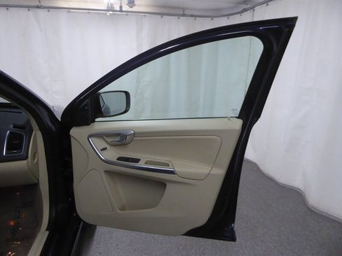 Used 2014 Volvo XC60 3.2 AWD/4WD image 26