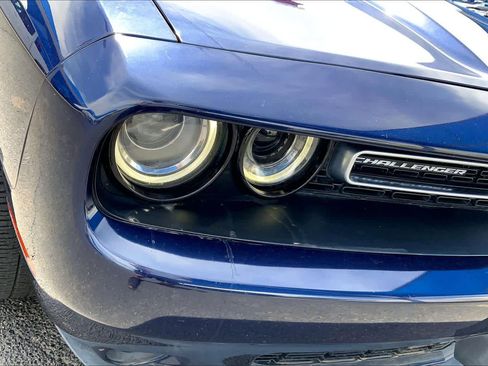 Used 2016 Dodge Challenger SXT image 27