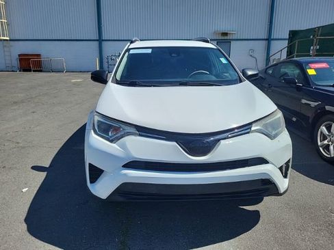 Used 2018 Toyota RAV4 LE image 2