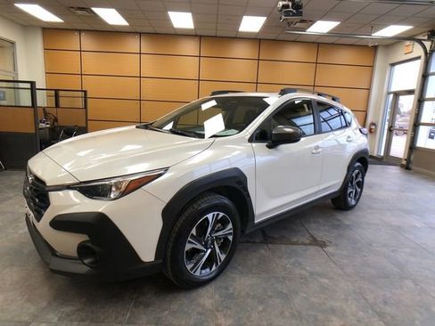 Used 2024 Subaru Crosstrek 2.0i Premium image 3