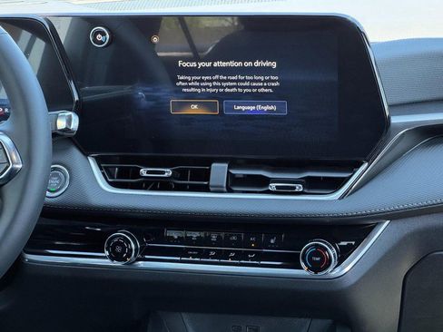 New 2026 Chevrolet Equinox LT image 9