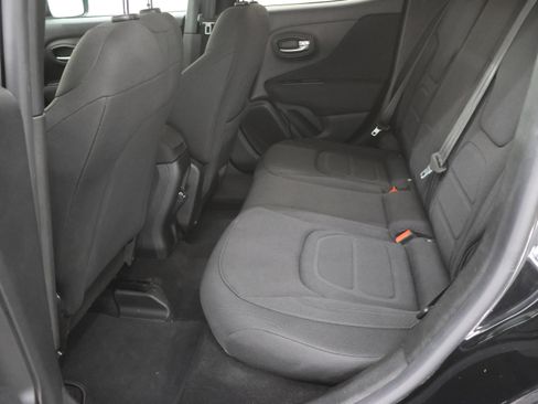 Used 2019 Jeep Renegade Latitude image 29