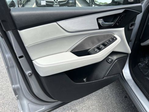 Used 2023 Acura MDX SH-AWD w/ Technology Package image 17