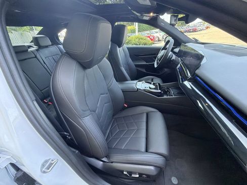 Used 2024 BMW 530i xDrive w/ Premium Package AWD/4WD image 22