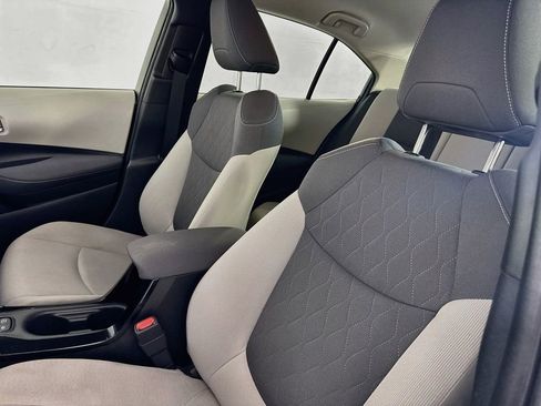 Used 2021 Toyota Corolla LE FWD image 32