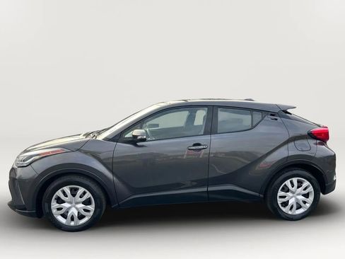 Used 2021 Toyota C-HR LE image 5