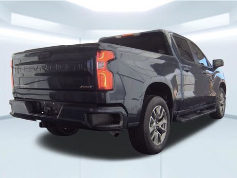 Used 2021 Chevrolet Silverado 1500 RST RWD image 2