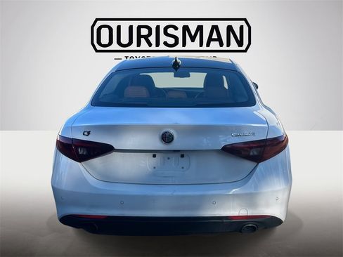 Used 2017 Alfa Romeo Giulia Sprint w/ Cold Weather Package image 4