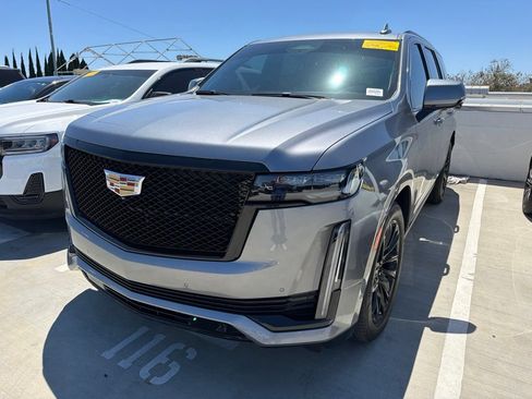 Used 2022 Cadillac Escalade Sport w/ Touring Package AWD/4WD image 2