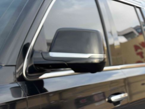 Used 2020 Cadillac Escalade ESV Luxury AWD/4WD image 17