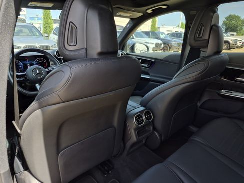 Used 2024 Mercedes-Benz GLC 300 image 17