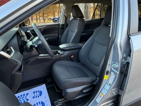 Used 2019 Toyota RAV4 LE image 42