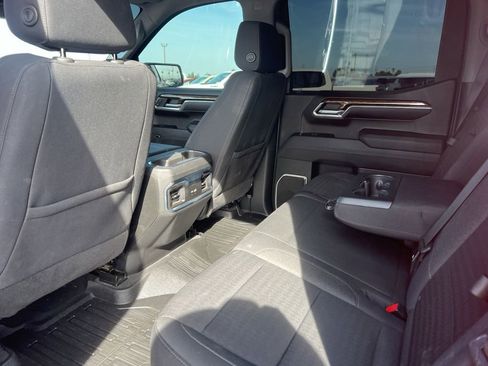 Used 2023 GMC Sierra 1500 Elevation image 12