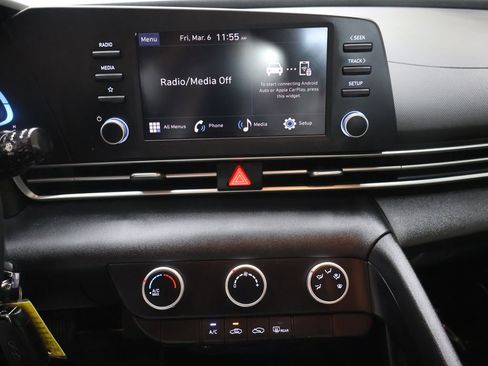 Used 2024 Hyundai Elantra SE FWD image 20