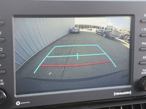 Used 2022 Toyota RAV4 XLE Premium image 19