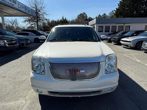 Used 2013 GMC Yukon SLT w/ SLT-2 Equipment Package image 4