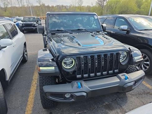 Used 2022 Jeep Wrangler Unlimited Rubicon 4xe w/ Cold Weather Group AWD/4WD image 2