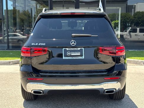 Used 2024 Mercedes-Benz GLB 250 image 11