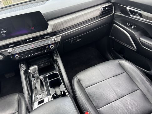 Used 2023 Kia Telluride EX w/ EX Captain's Chair Package AWD/4WD image 14
