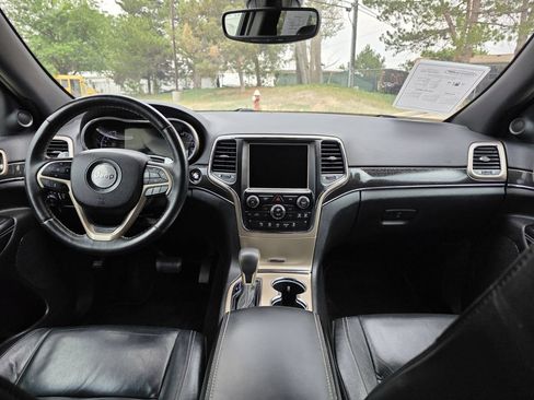 Used 2017 Jeep Grand Cherokee Limited AWD/4WD image 25
