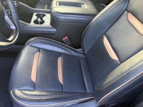 Used 2023 GMC Yukon XL AT4 w/ AT4 Premium Plus Package image 10