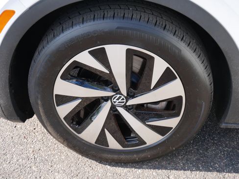 Certified 2024 Volkswagen ID.4 2WD image 15