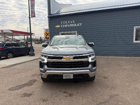 Used 2023 Chevrolet Silverado 1500 LT w/ Z71 Off-Road Package image 9