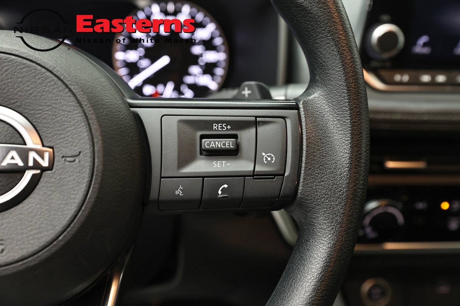 Used 2023 Nissan Rogue S AWD/4WD image 16