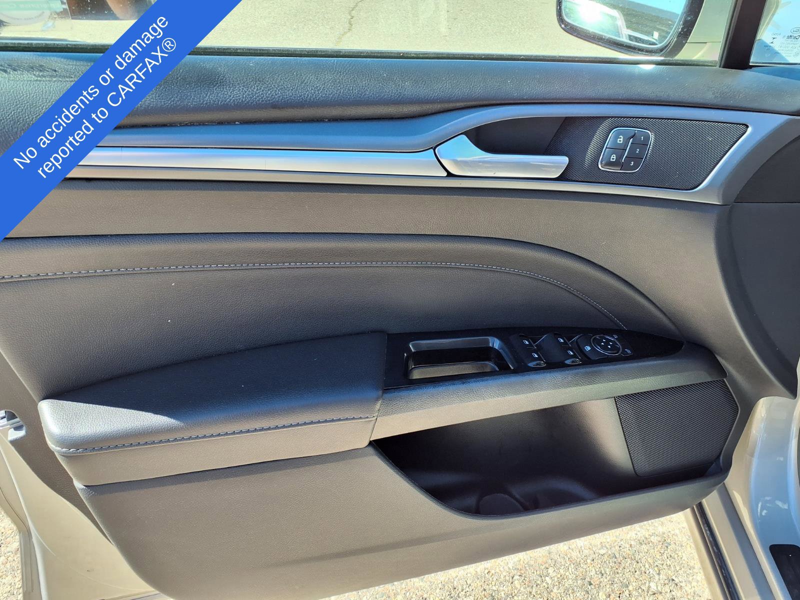 Used 2016 Ford Fusion Titanium FWD image 15