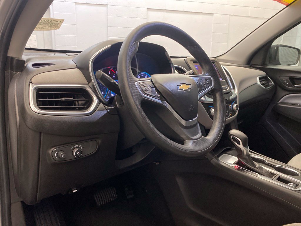 Used 2022 Chevrolet Equinox LS w/ LS Convenience Package FWD image 11