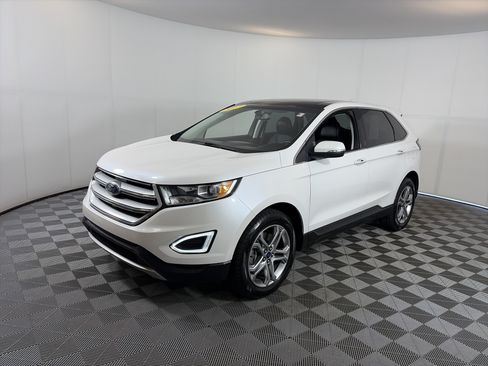 Used 2017 Ford Edge Titanium w/ Equipment Group 301A AWD/4WD image 2