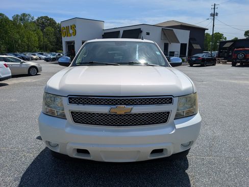 Used 2013 Chevrolet Suburban LTZ image 2
